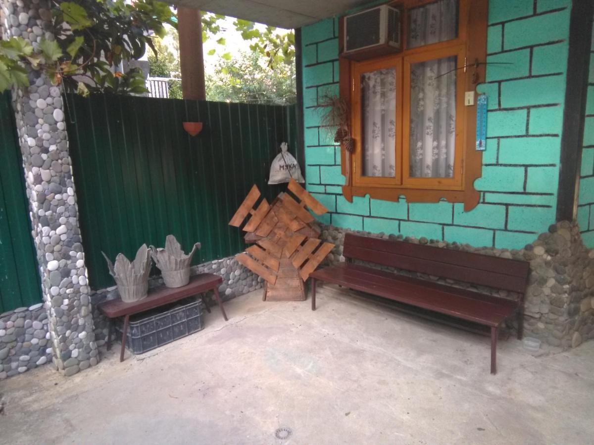 Гостевой Дом В Гаграх"Море Солнца" Gagra Exteriör bild